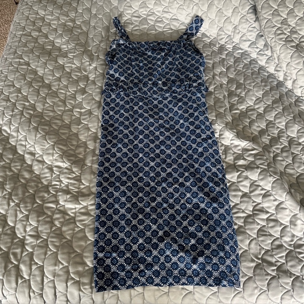 Ann Taylor Loft Size 4 Snowflake Lined Dress